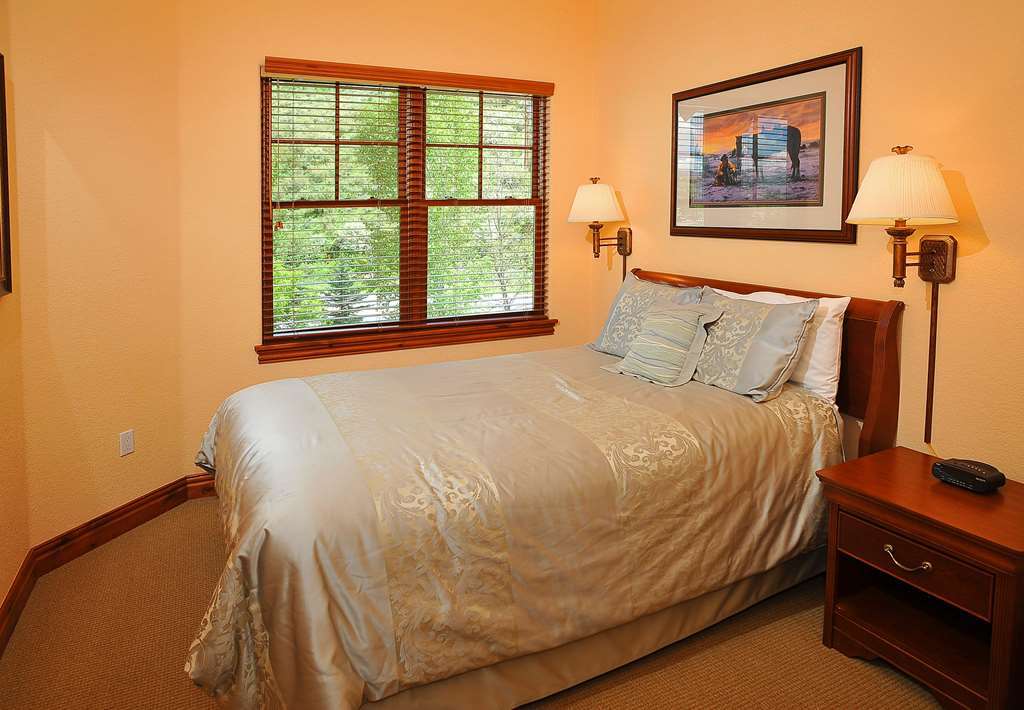 Lodge At Brookside Avon Village Номер фото