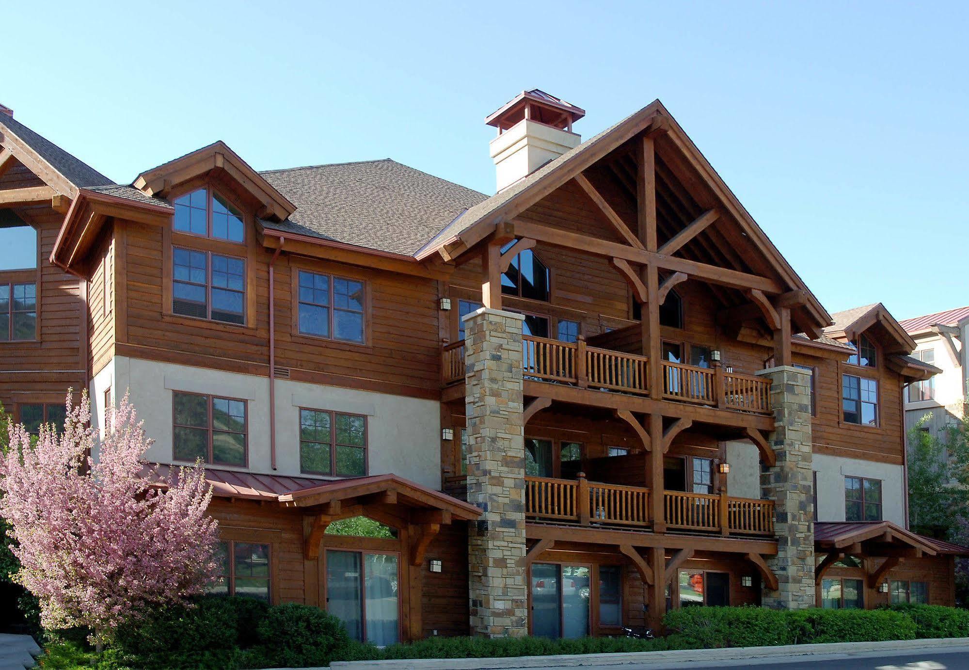 Lodge At Brookside Avon Village Экстерьер фото