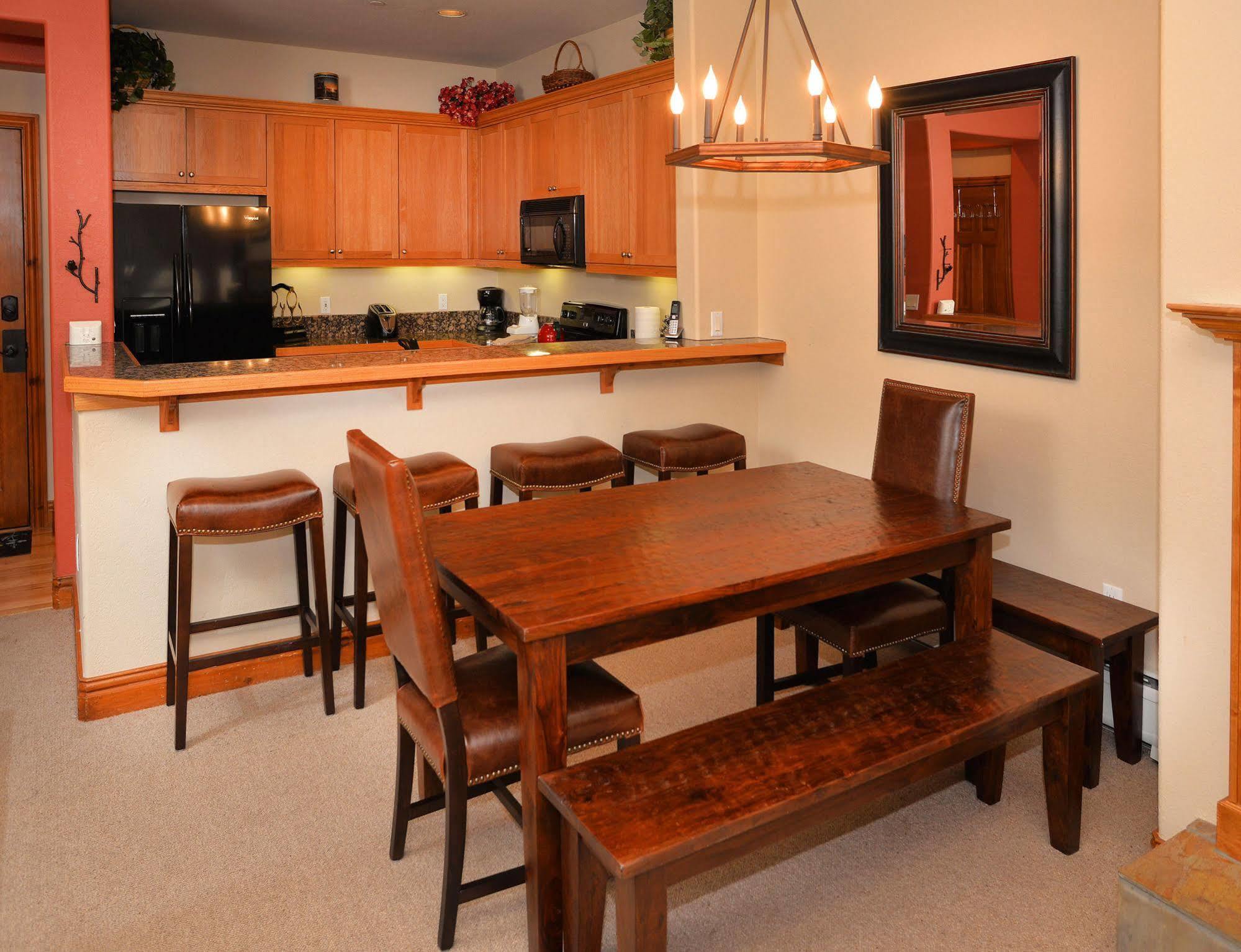 Lodge At Brookside Avon Village Экстерьер фото