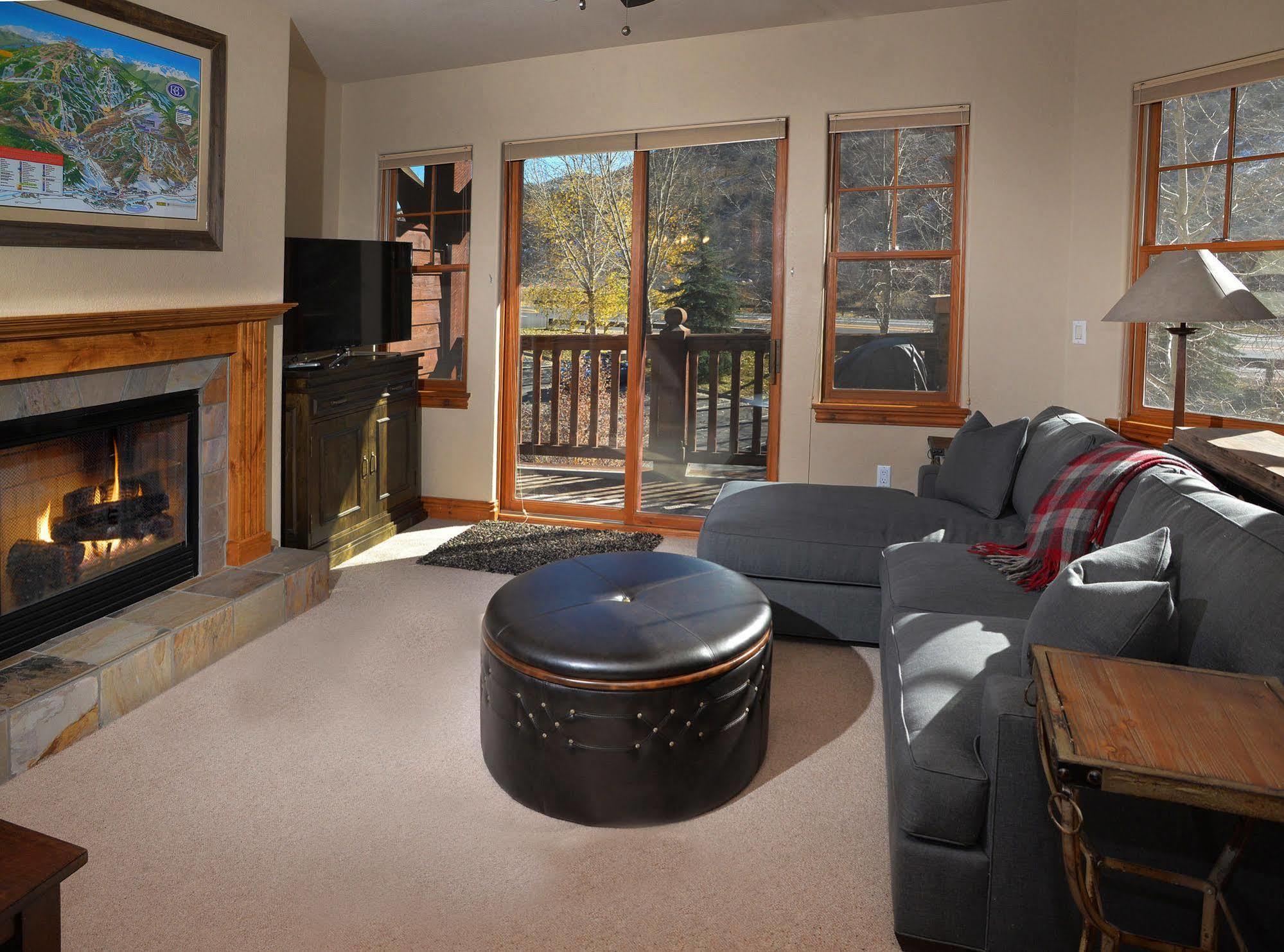 Lodge At Brookside Avon Village Экстерьер фото