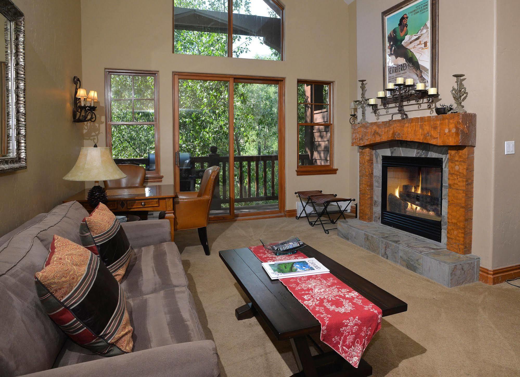 Lodge At Brookside Avon Village Экстерьер фото
