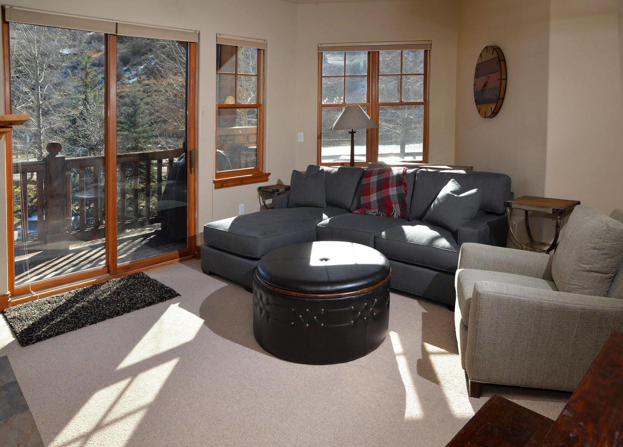 Lodge At Brookside Avon Village Экстерьер фото