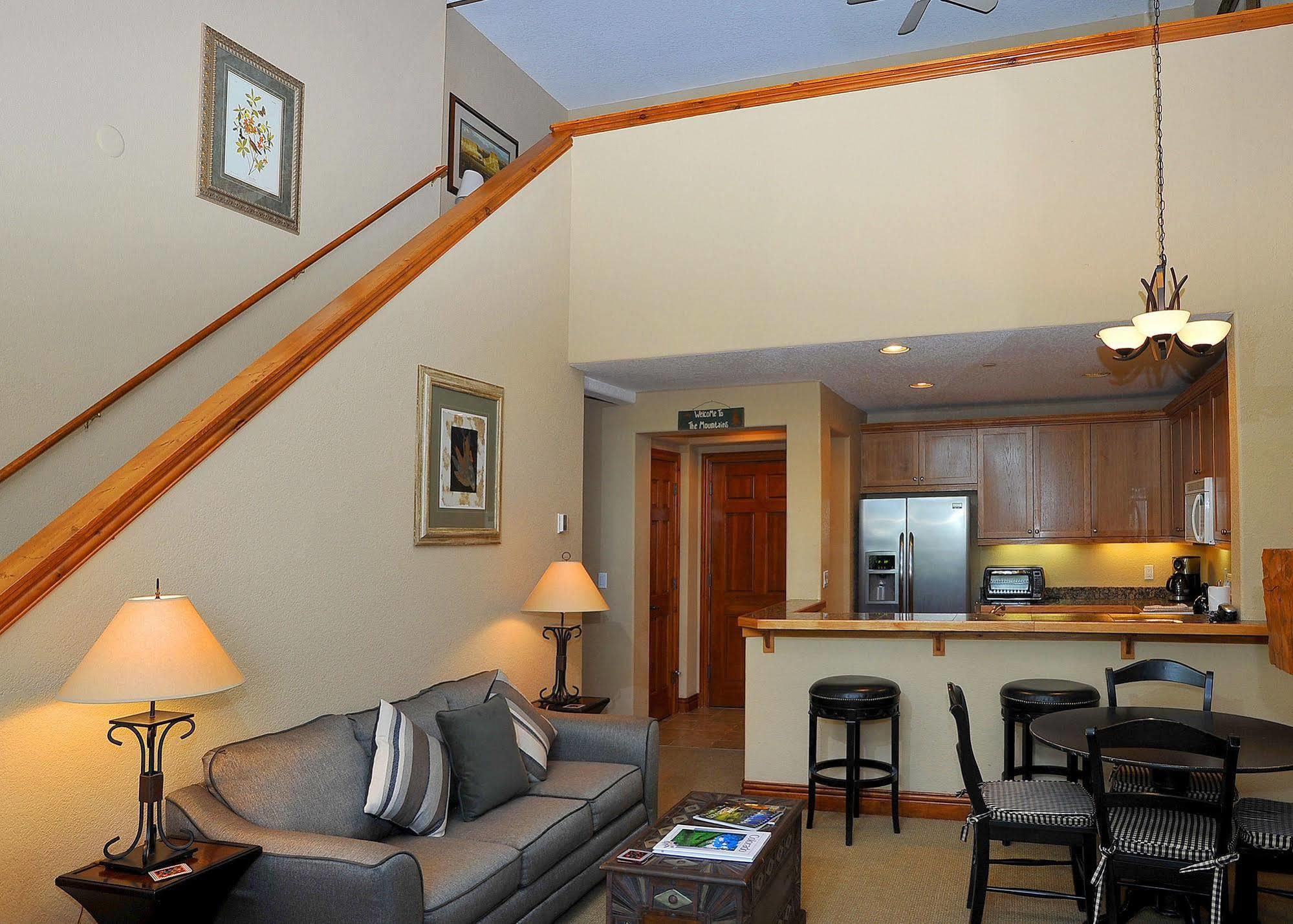 Lodge At Brookside Avon Village Экстерьер фото